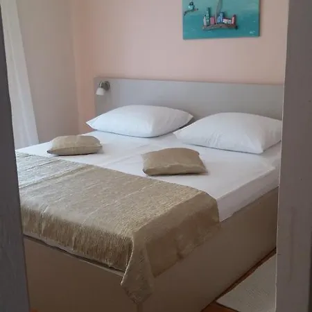 Vukusic krevet i doručak 3*